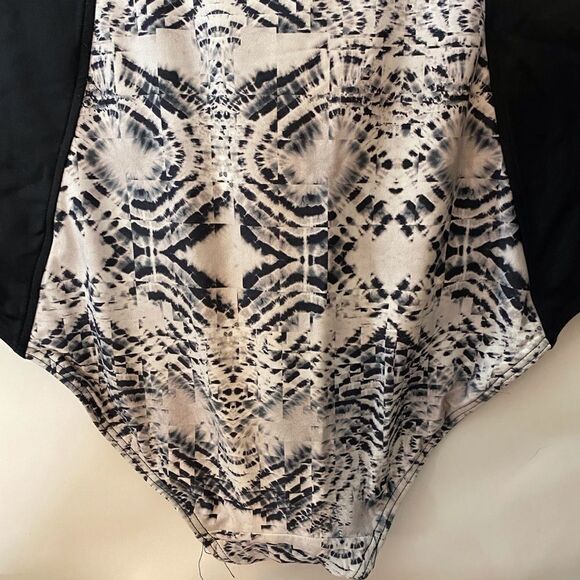 Black and Gray Swimsuit with Lime Green Piping Worn Once Size 22/24 - Picture 6 of 6